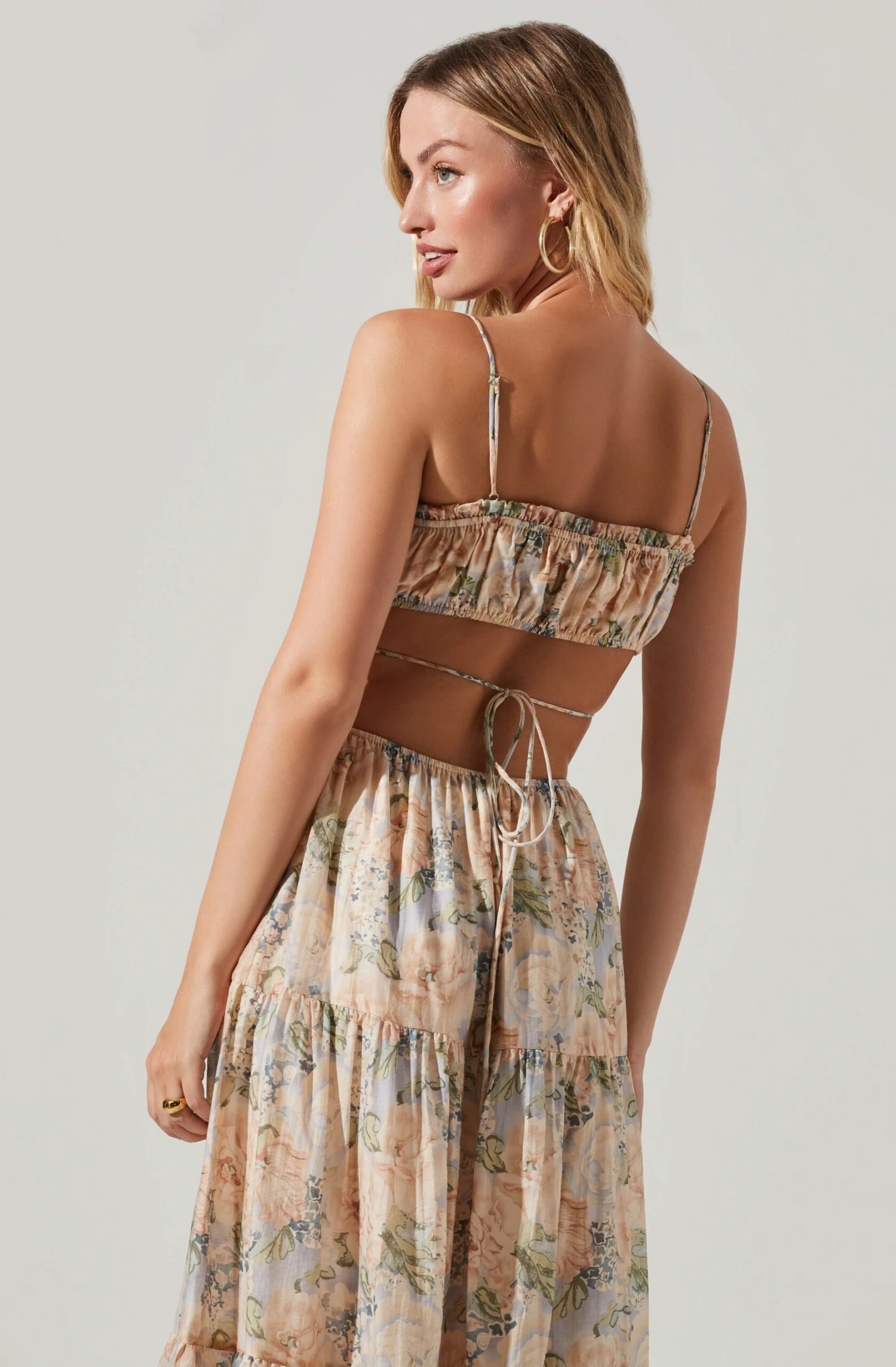 Odina Floral Smocked Tiered Midi Dress 6 Odina Floral Smocked Tiered Midi Dress - Image 4