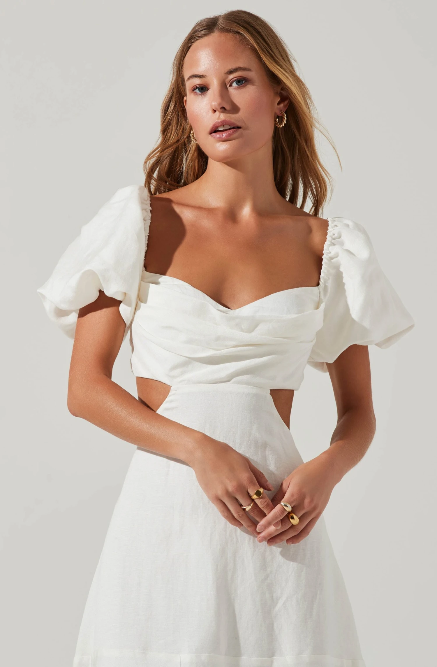 Winley Puff Sleeve Cutout Midi Dress 4 Winley Puff Sleeve Cutout Midi Dress - Image 2