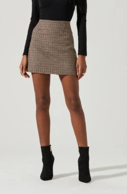 Brina Plaid Mini Skirt 22 Brina Plaid Mini Skirt -Astr The Label Shop ACS9107 BROWNBLACK 0656