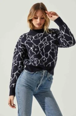Saira Abstract Floral Sweater 10 Saira Abstract Floral Sweater -Astr The Label Shop ACT17330L NAVYCREAM 3