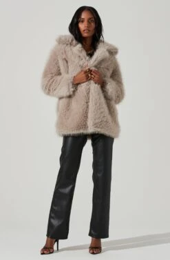 Hadley Faux Fur Coat 21 Hadley Faux Fur Coat -Astr The Label Shop ACT17441 SILVER 1 8d831f7e 5a1f 402e ada3 ba8c6eceb47e