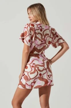 Tamela Collared Short Sleeve Crop Top 11 Tamela Collared Short Sleeve Crop Top -Astr The Label Shop ACT17696 BROWNPINKGEO 5