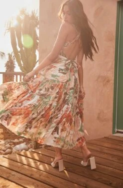 Almina Floral Pleated Midi Dress 13 Almina Floral Pleated Midi Dress -Astr The Label Shop ASTR SUMMER23 2331 e0db5934 b433 44ee 9d43 abea78ff2c31