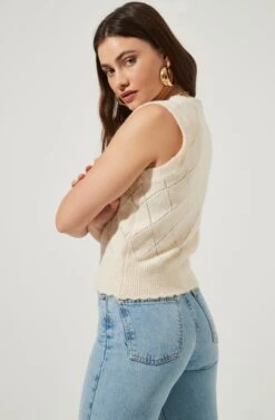 Scallop Hem Sweater Vest -Astr The Label Shop AT16821B CREAM 4