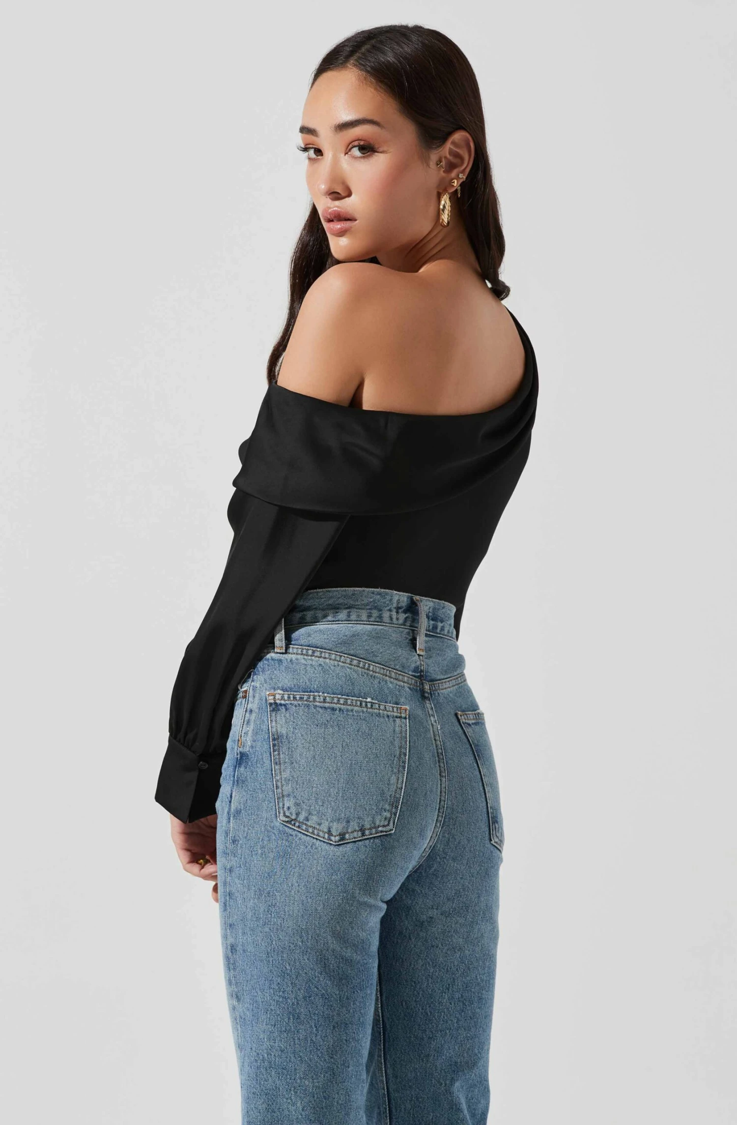 Ellen Draped Off Shoulder Long Sleeve Top 20 Ellen Draped Off Shoulder Long Sleeve Top - Image 18