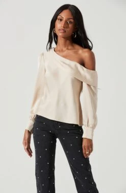 Ellen Draped Off Shoulder Long Sleeve Top 31 Ellen Draped Off Shoulder Long Sleeve Top -Astr The Label Shop AT17044 CHAMPAGNE 1288