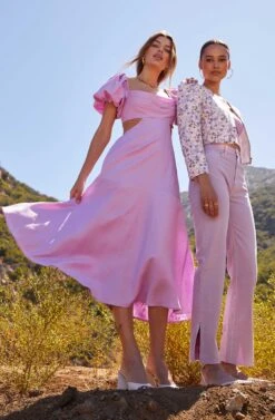 Winley Puff Sleeve Cutout Midi Dress 36 Winley Puff Sleeve Cutout Midi Dress -Astr The Label Shop Shoot 1510